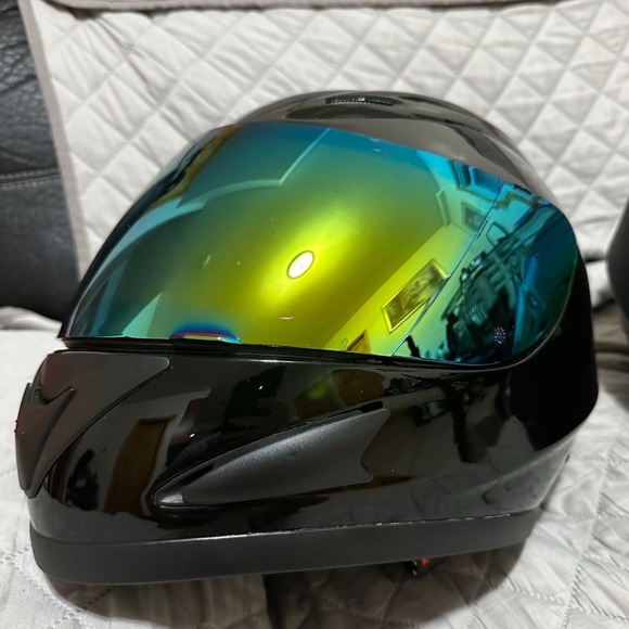 Black Motorcycle Helmet with Iridescent Visor - Picture 1 of 4
